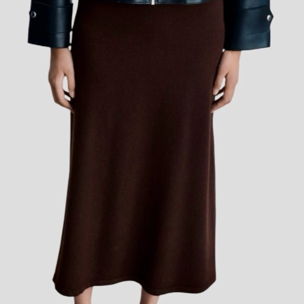 🆕NWT Mango brown ribbed midi skirt. Size L